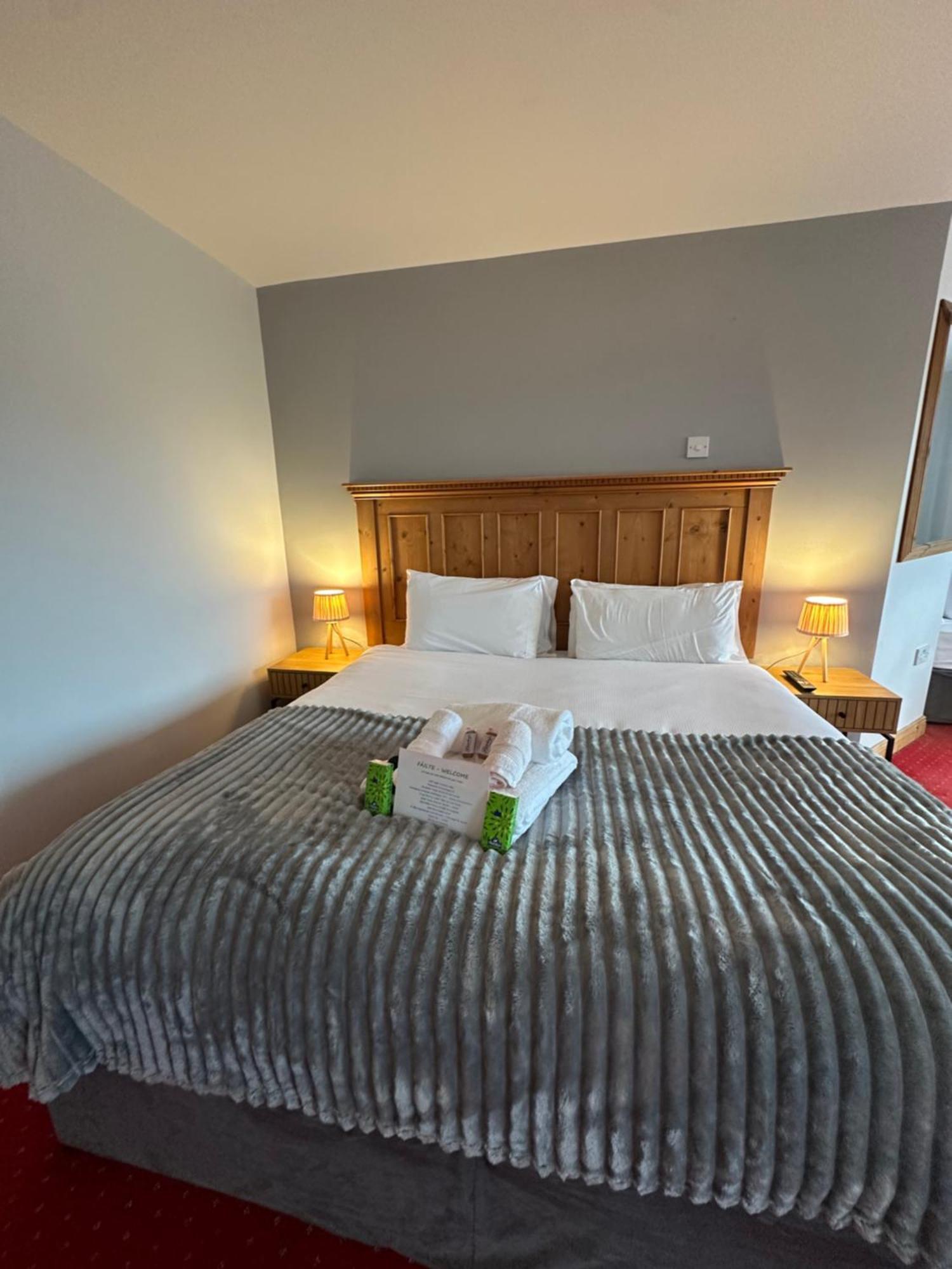 Dingle Marina Lodge Eksteriør bilde